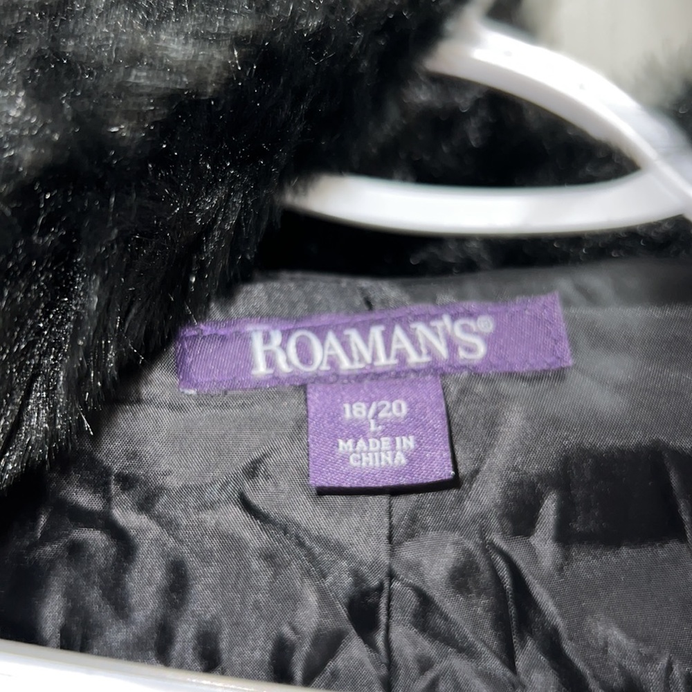 Black faux fur coat - Picture 10 of 12